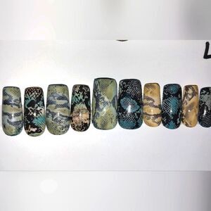 Hand crafted custom print 10pc short acrylic press on nails sz Large